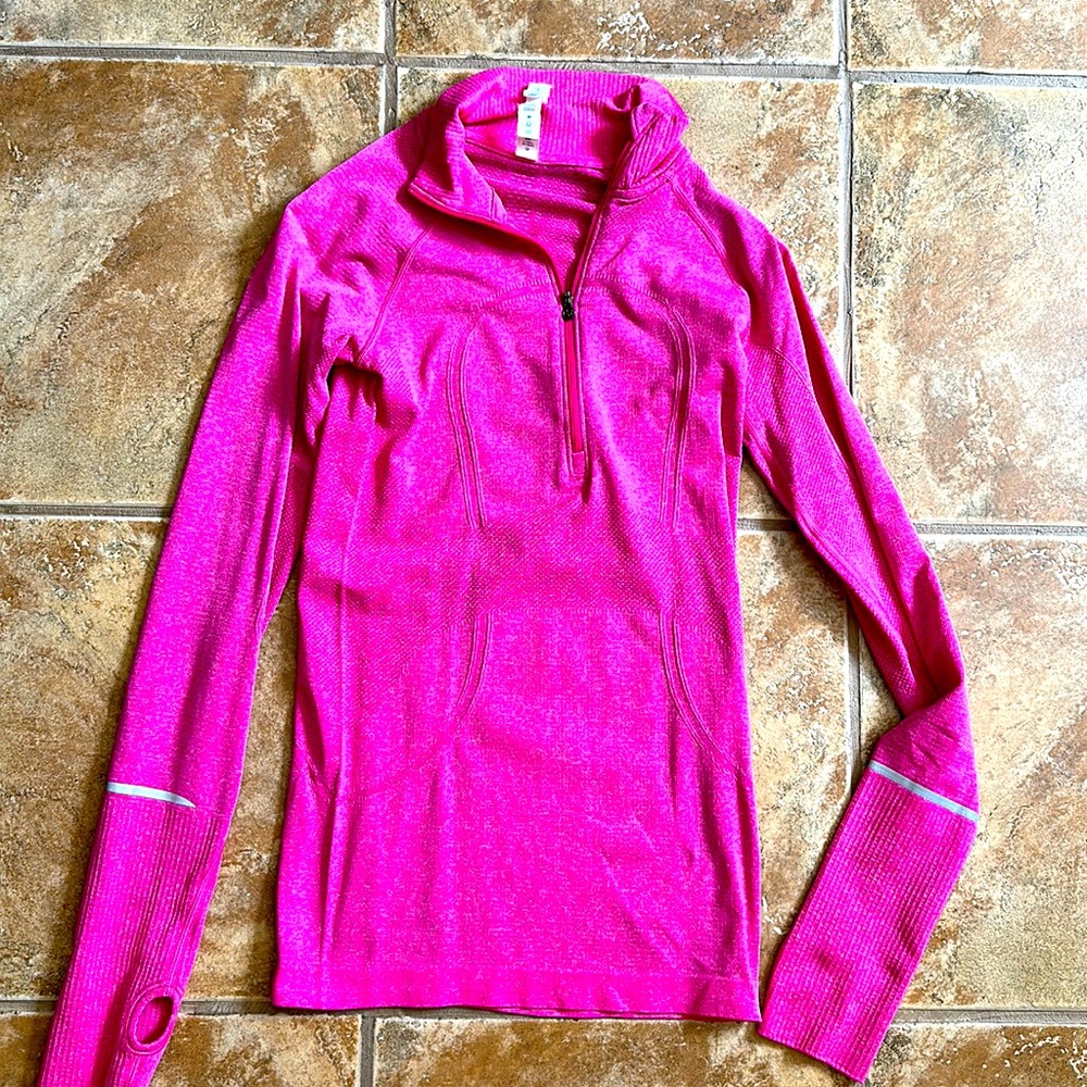 Lululemon Half zip LS Swiftly